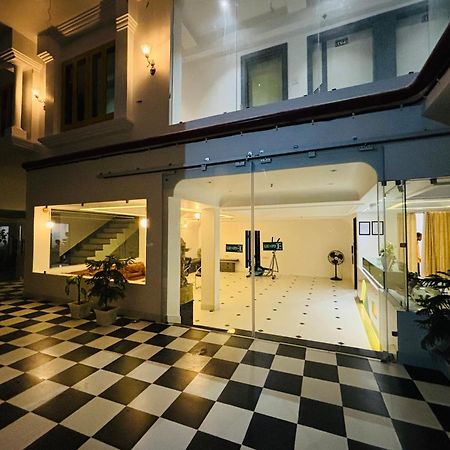 The Lavish Stay Varanasi Exterior foto