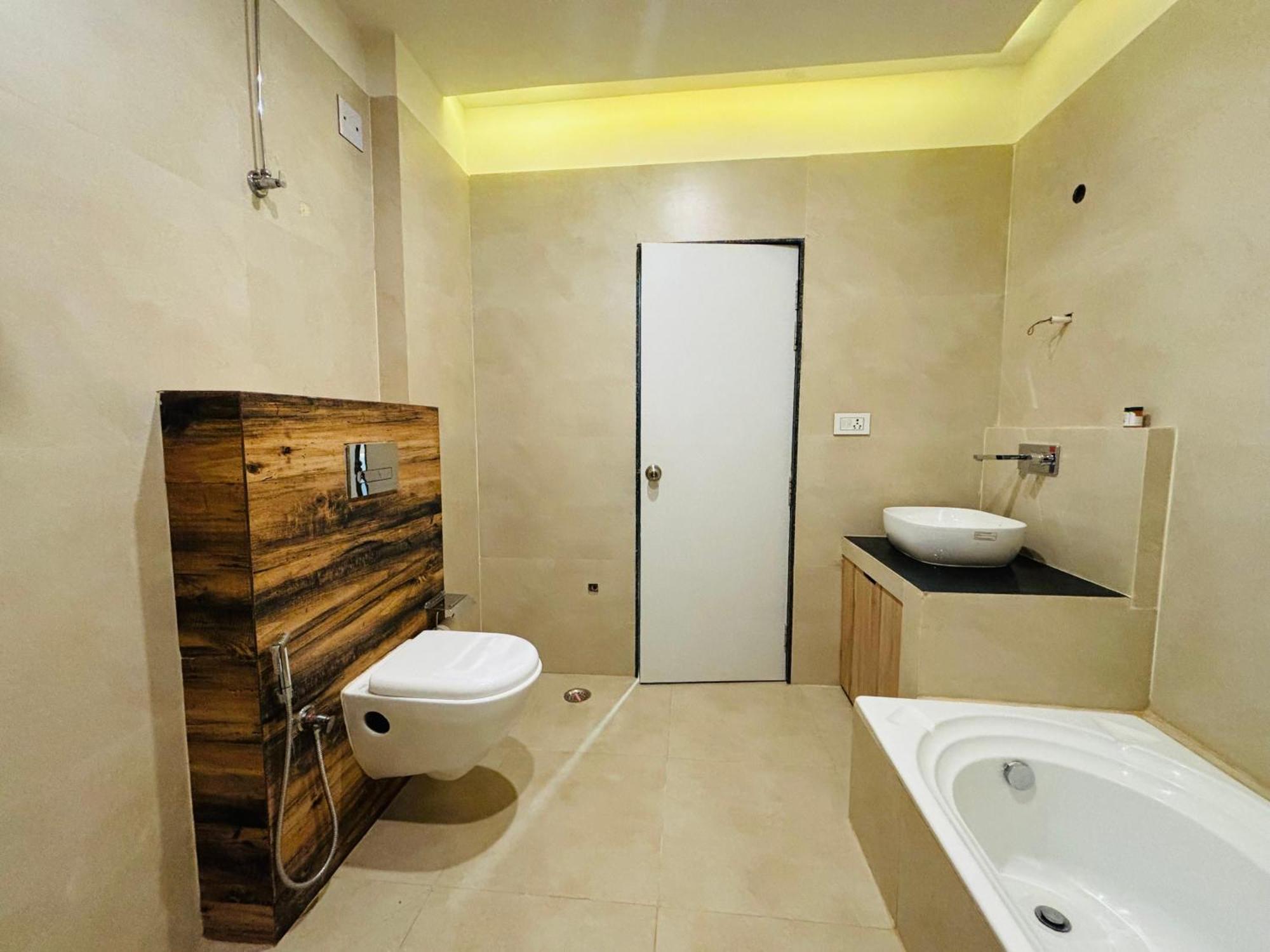 The Lavish Stay Varanasi Exterior foto
