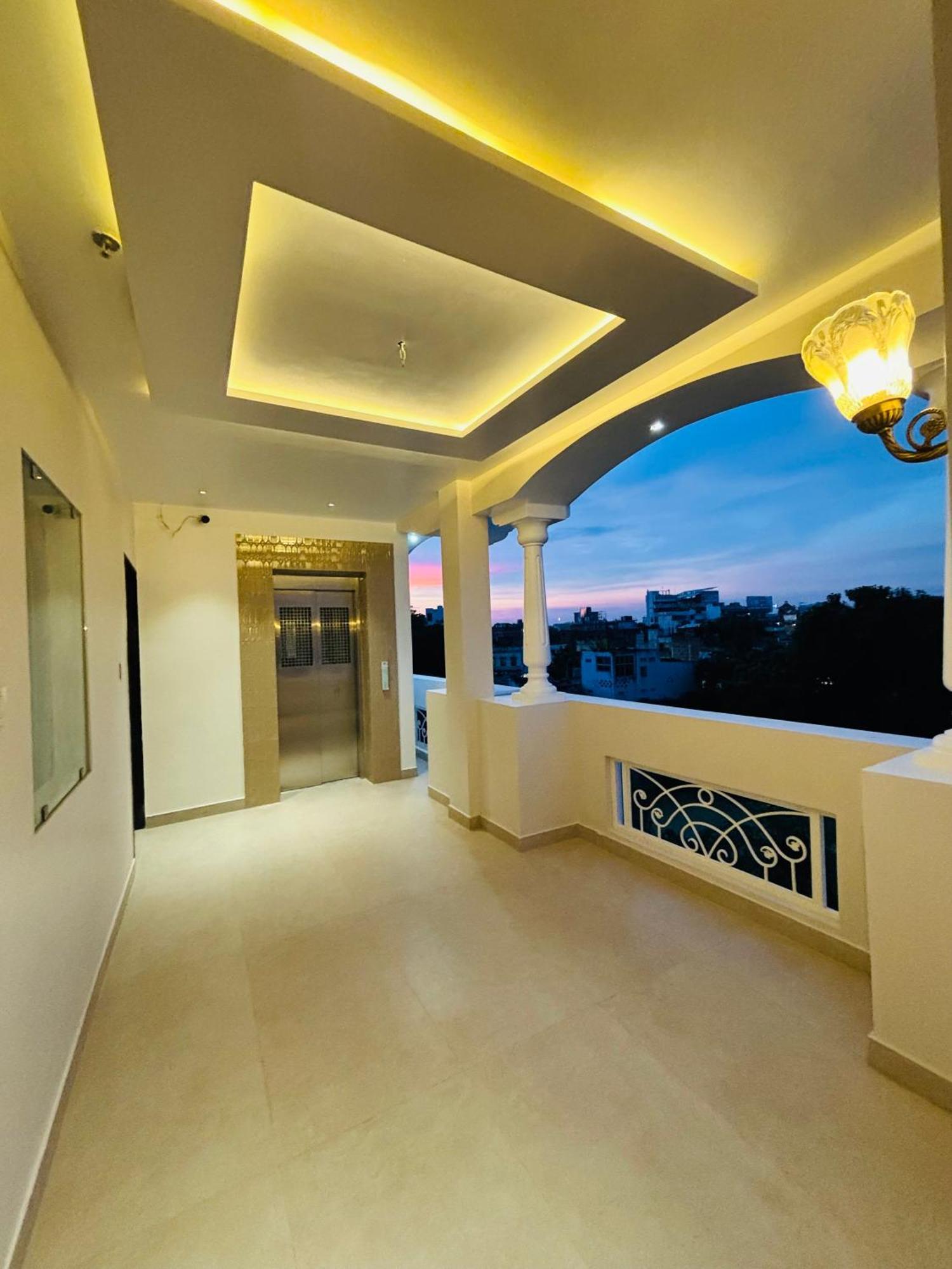 The Lavish Stay Varanasi Exterior foto
