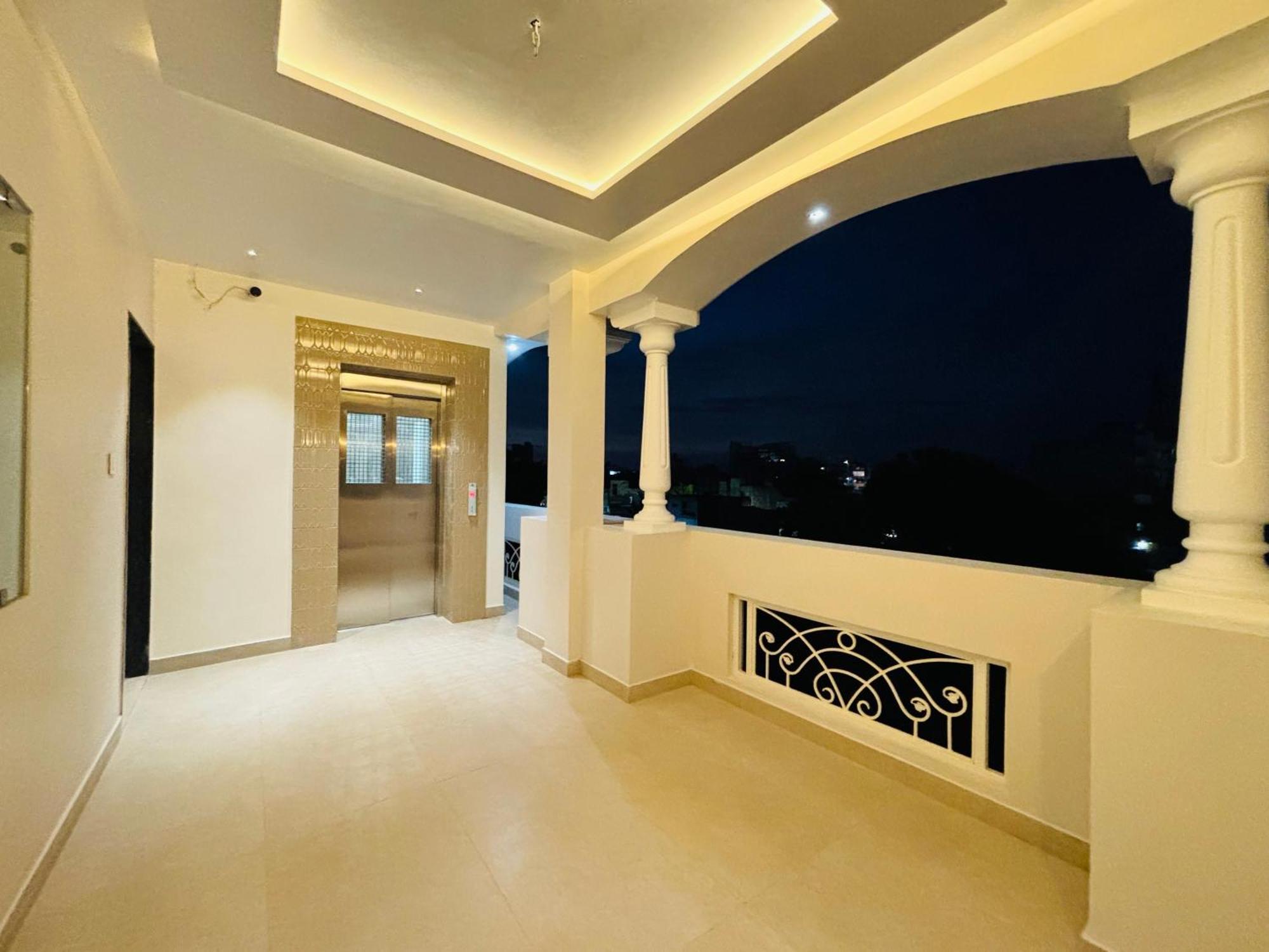 The Lavish Stay Varanasi Exterior foto