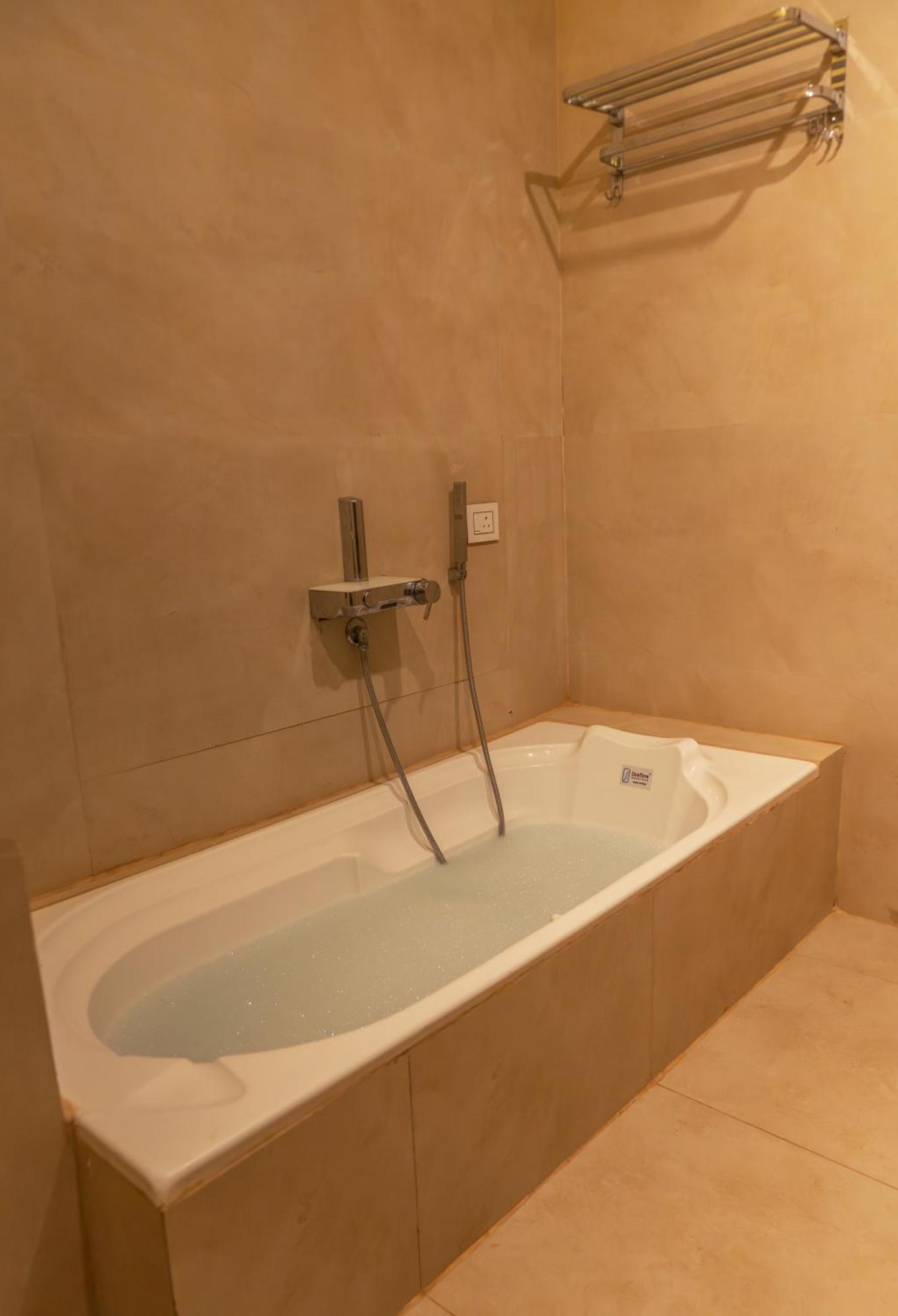 The Lavish Stay Varanasi Exterior foto