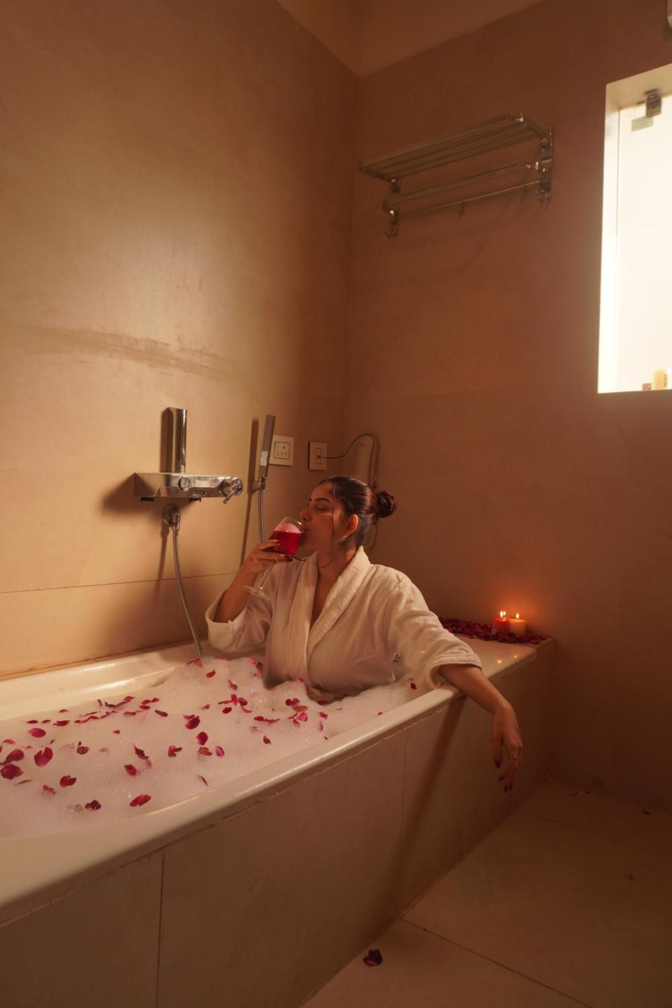 The Lavish Stay Varanasi Exterior foto