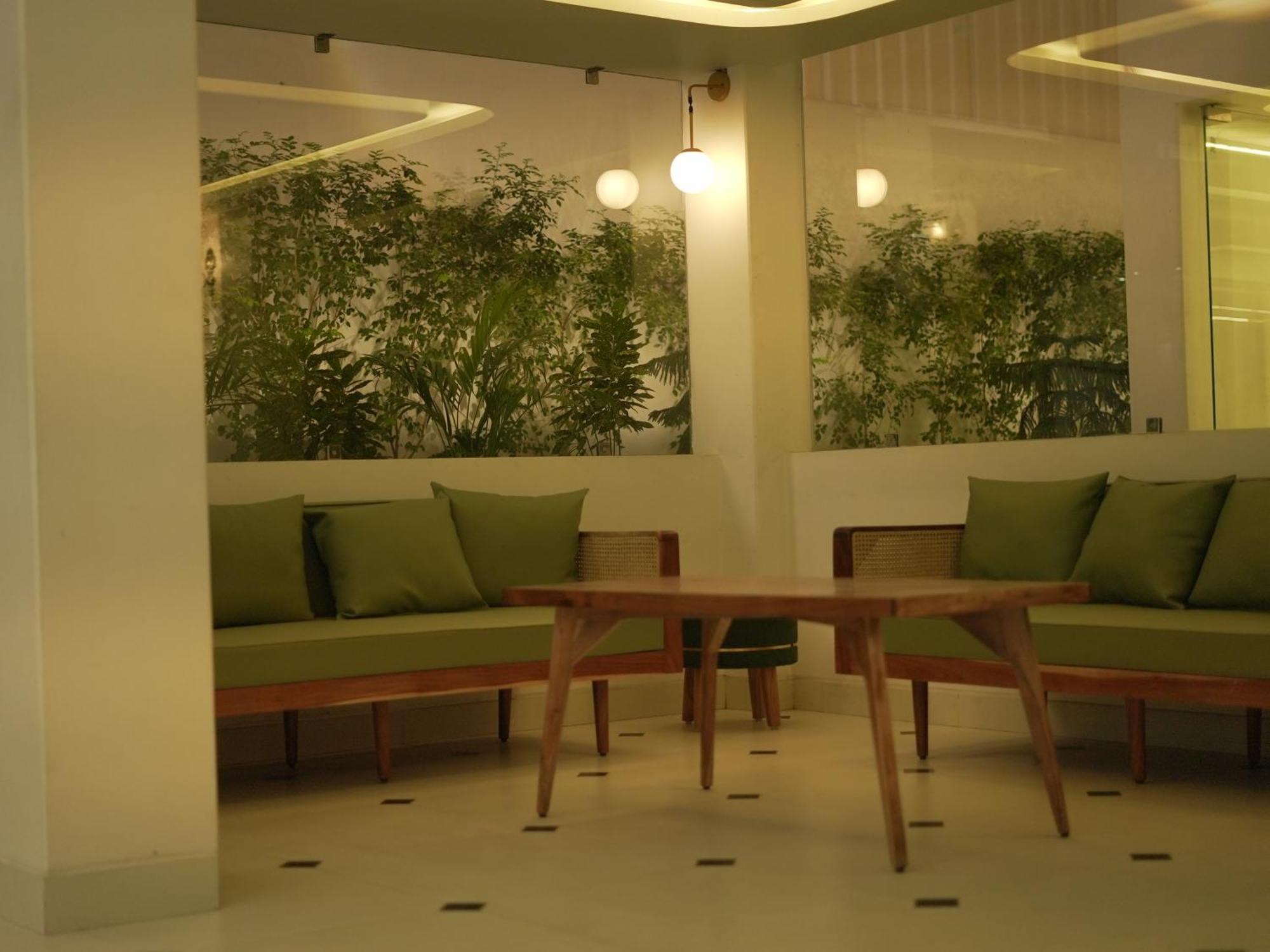 The Lavish Stay Varanasi Exterior foto